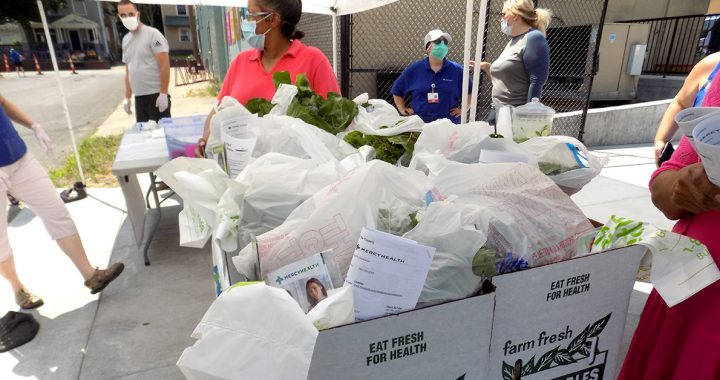 Fruit and Vegetable Rx Program organizing food boxes for the Youngstown community participants